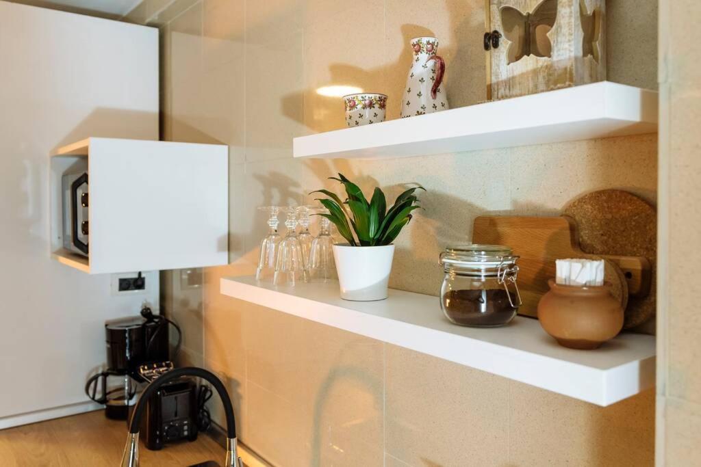 Studio With Private Terrace Next To Cismigiu Bukares Bagian luar foto